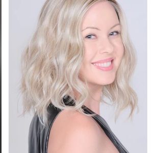 Belle tress single origin wig in root beer blonde